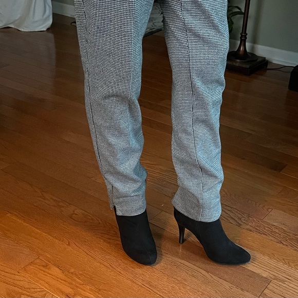 New Directions Ladies bootie black suede material 3.5 inch heel with bow. - Picture 8 of 10